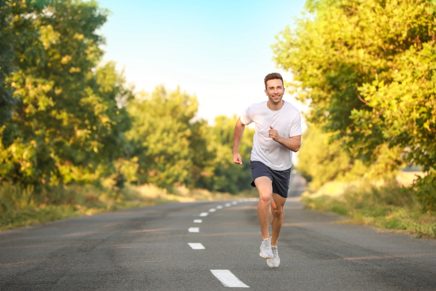 Suka Olahraga Lari? Simak Tips Menjaga Kesehatan Sendi di Sini!